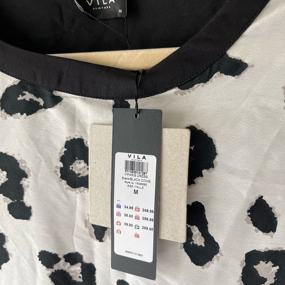 (2 for $20) New VILA cute shift dress, size XS/S - Picture 4 of 11